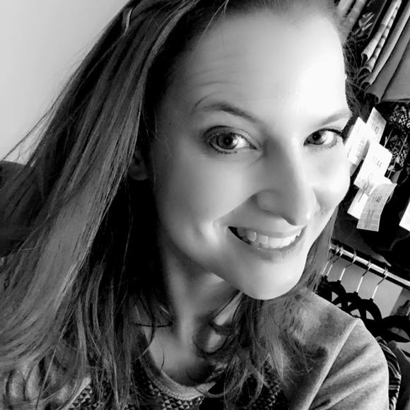 Meet your Posher, Erin - Picture 1 of 1